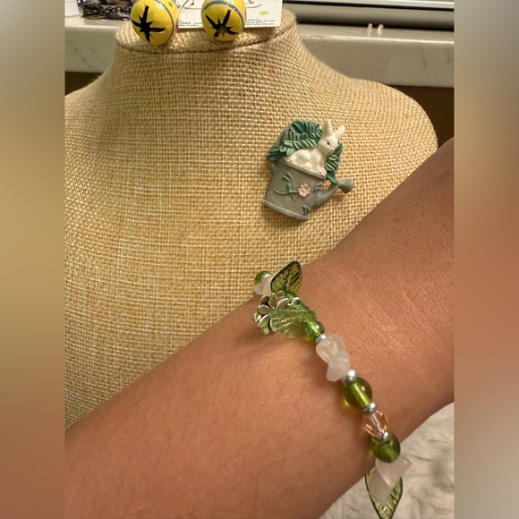 Adorable 3 Piece Easter Jewelry Bundle - Picture 3 of 8